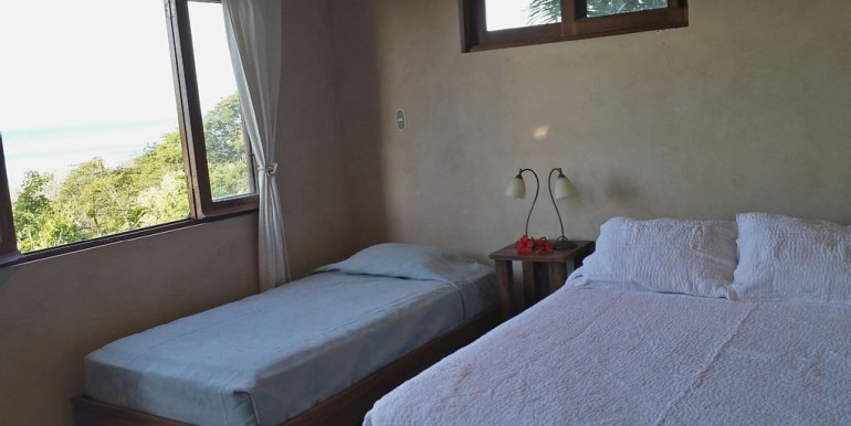 Downstairs Bedroom - 1 Queen, 1 Twin